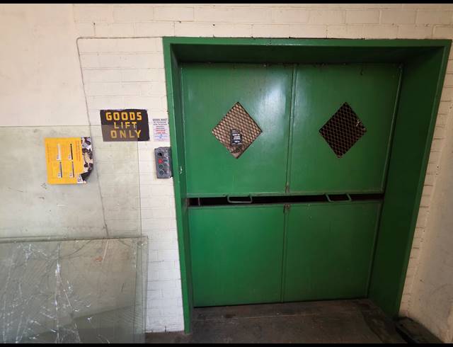1,345M² WAREHOUSE TO LET IN BOOYSENS